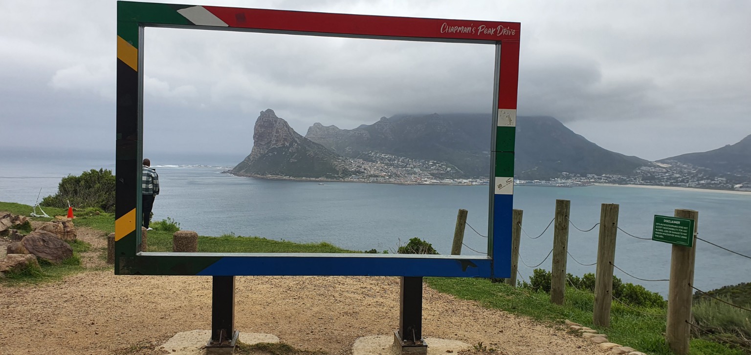 Ruta panorámica de Chapman’s Peak junto al océano